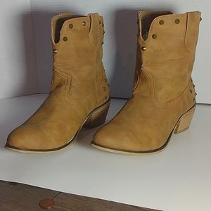 Wanted women's Tan Leather ankle boots studded detail 8 1/2